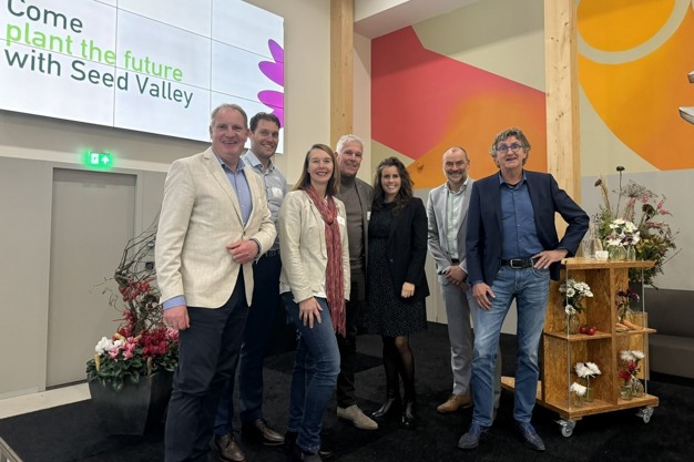 Board members and program manager Seed Valley during the meeting, from left to right: Jan Willem Griep (Syngenta), Rick van Zoeren (Bayer), Allison Thomas (Enza Zaden), Pieter Gabriëls (Bejo), Delia Bakker, Han Botterhuis (Incotec) and Jeroen de Haas.